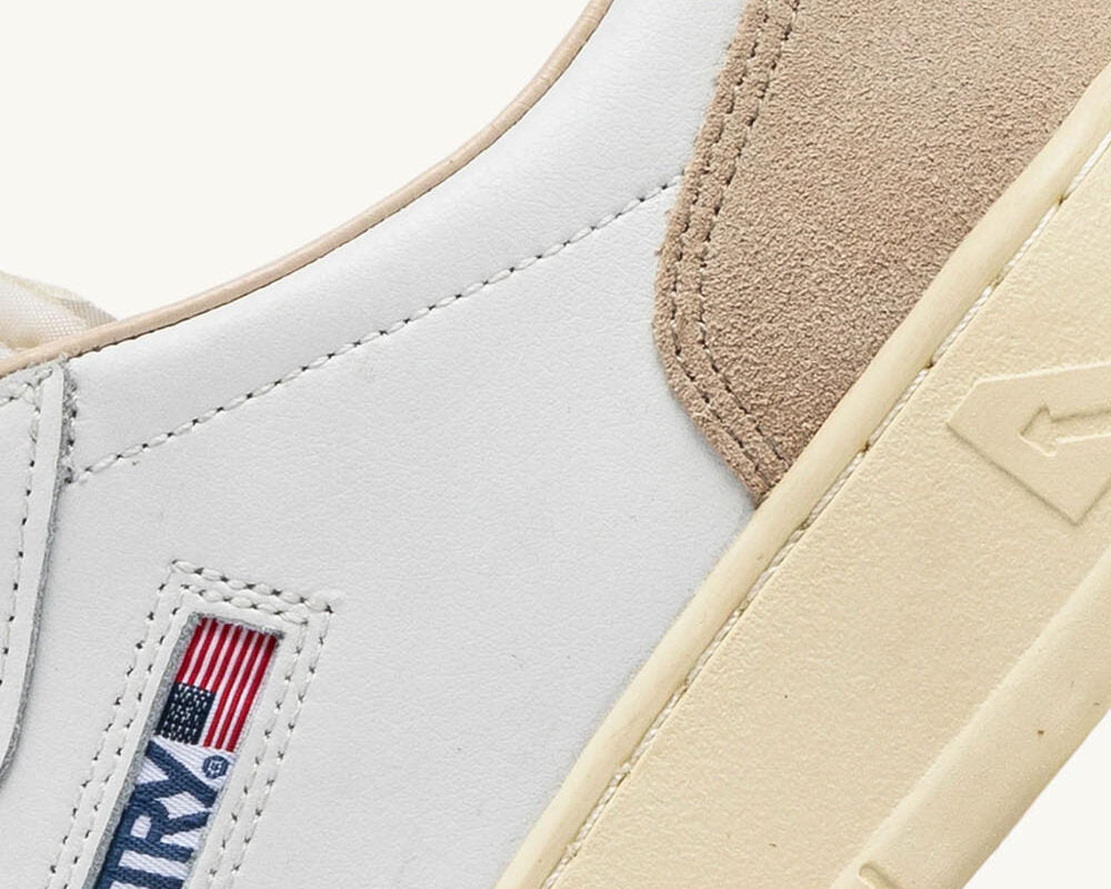 Basket Autry Medalist low suede white/silver