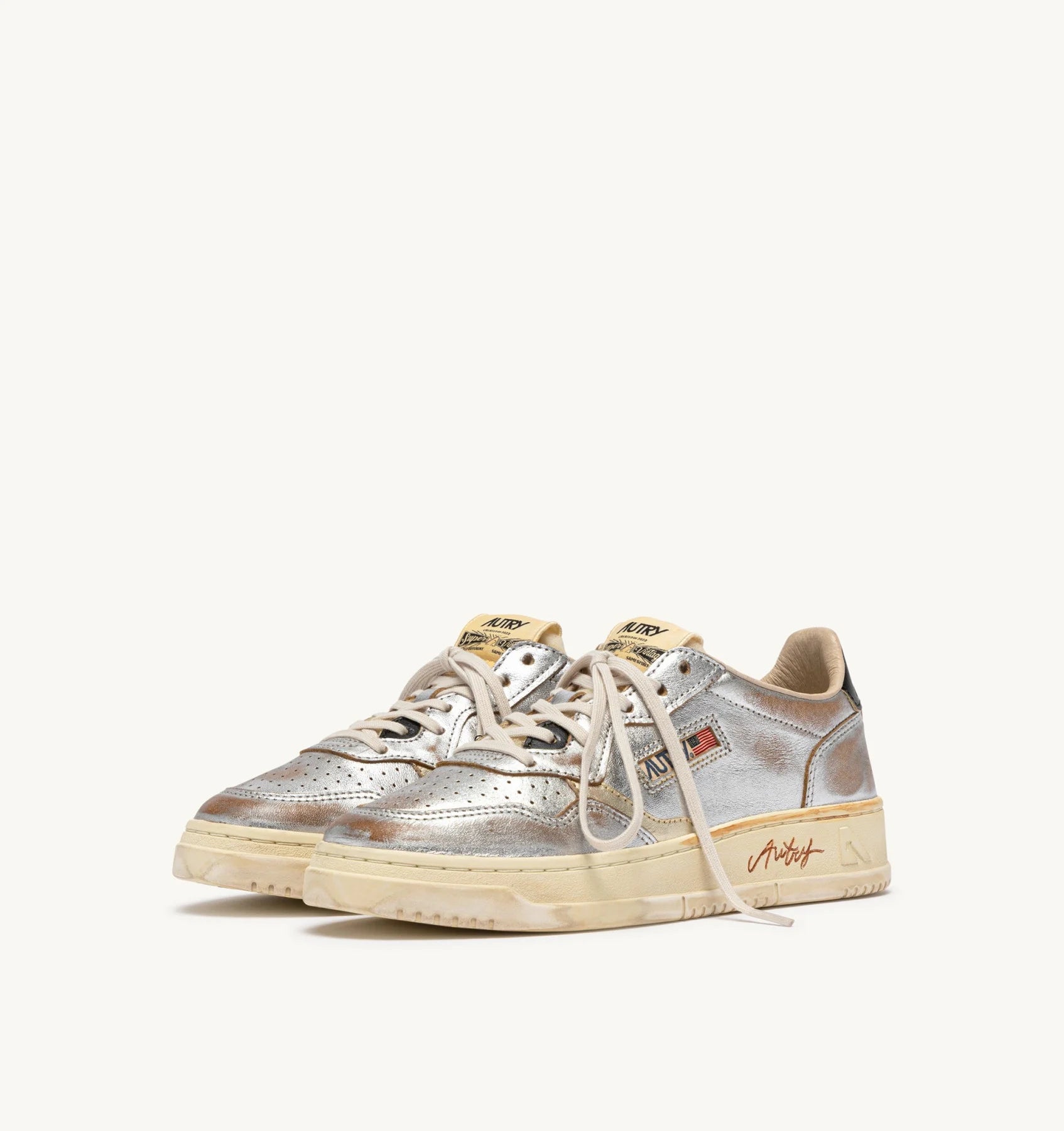 Baskets Autry Super Vintage WR02 Silver/Noir | Podiums Nancy