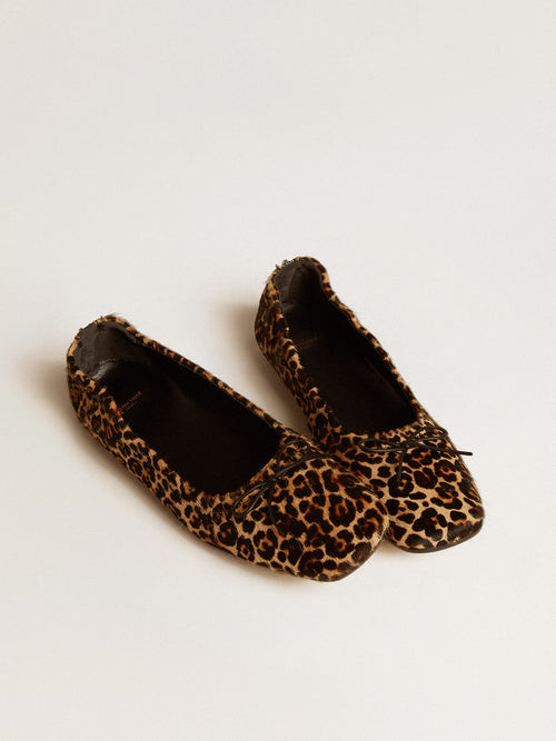amy zip leopard horsy