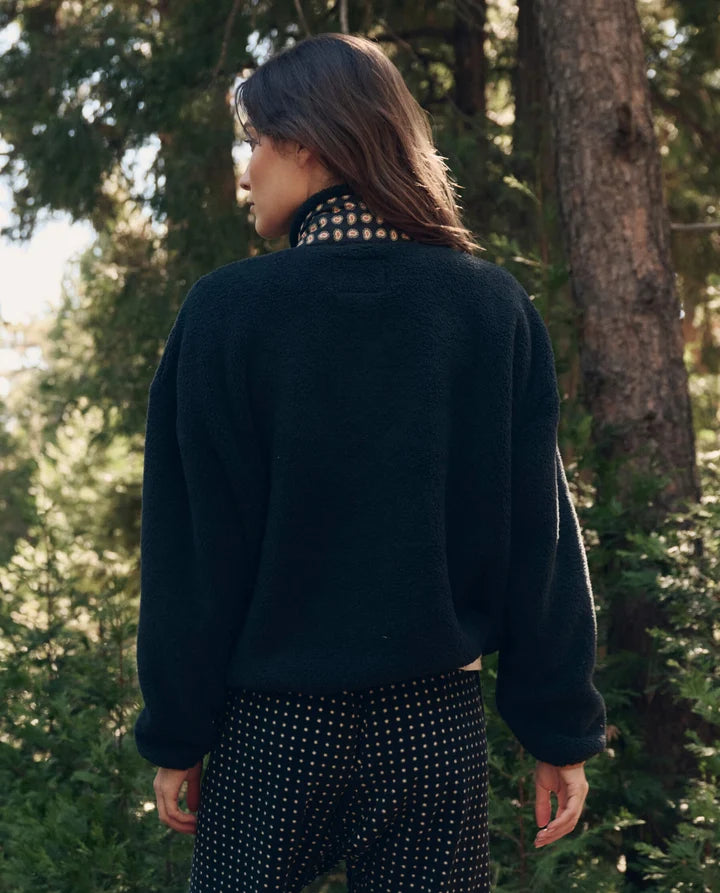 Pull TheGreat. Plush Crosswind Black Paisley | Podiums Nancy