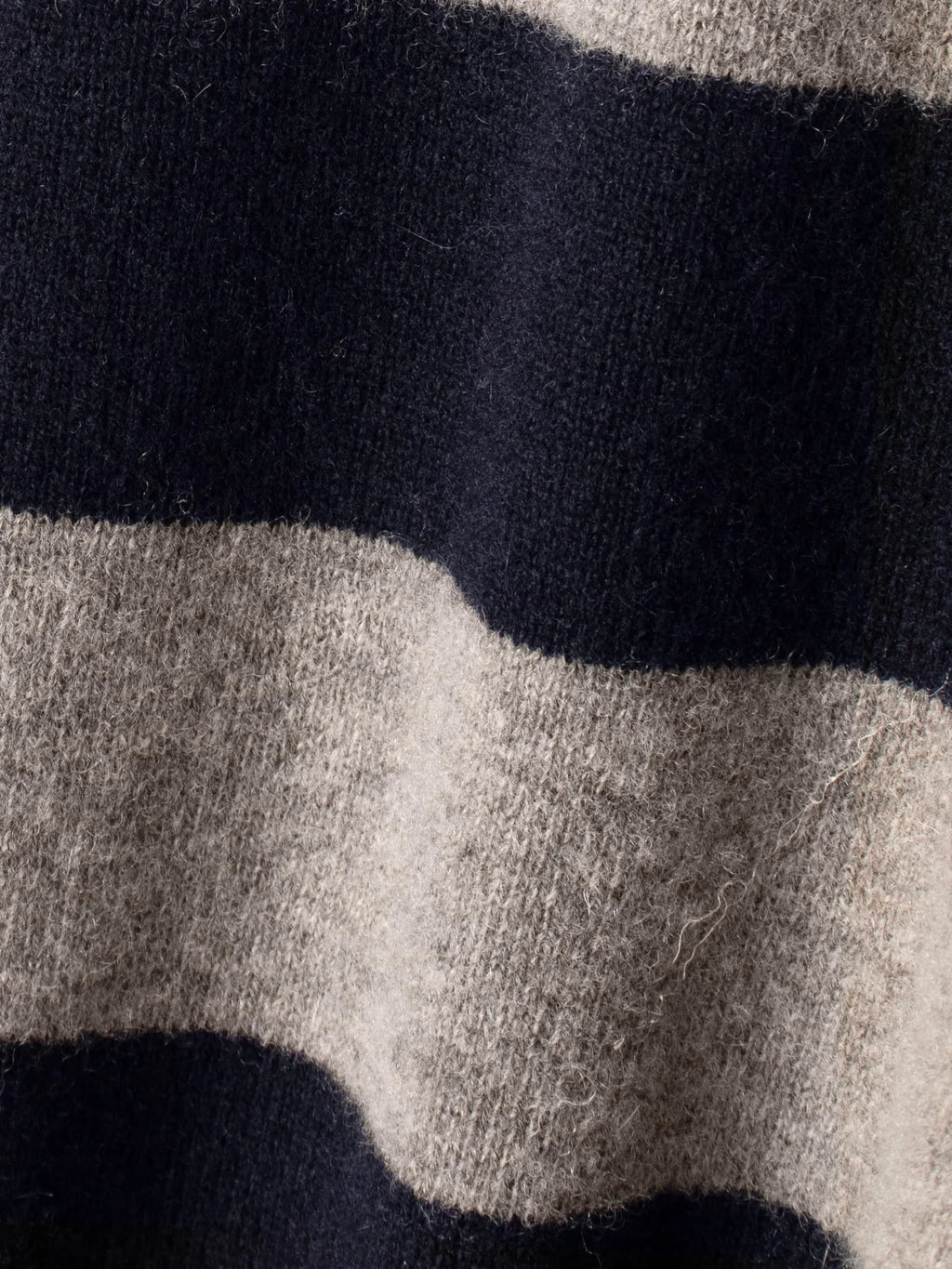 Pull Xirena Braxton Midnight Gray | Podiums Nancy