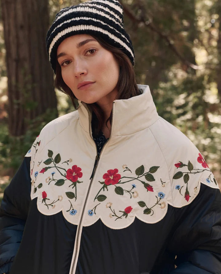 Veste TheGreat. Wildflower Puffer Almost Black | Podiums Nancy