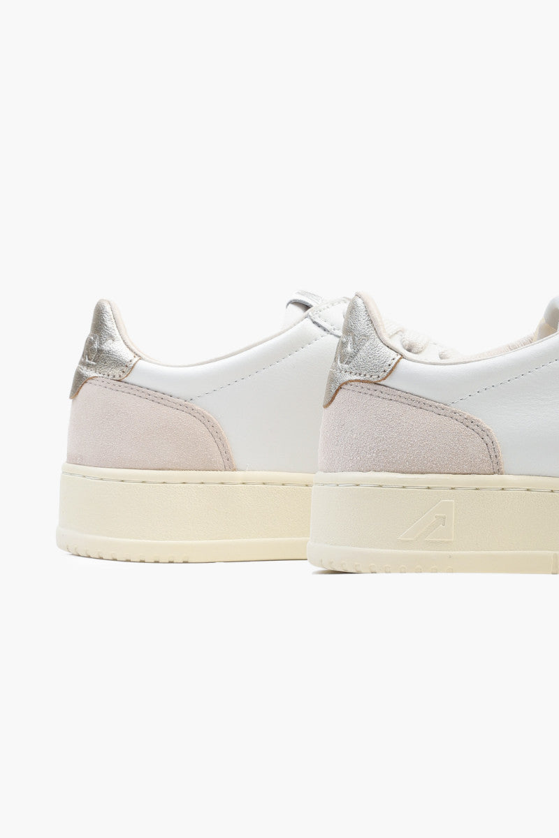 medalist low suede
