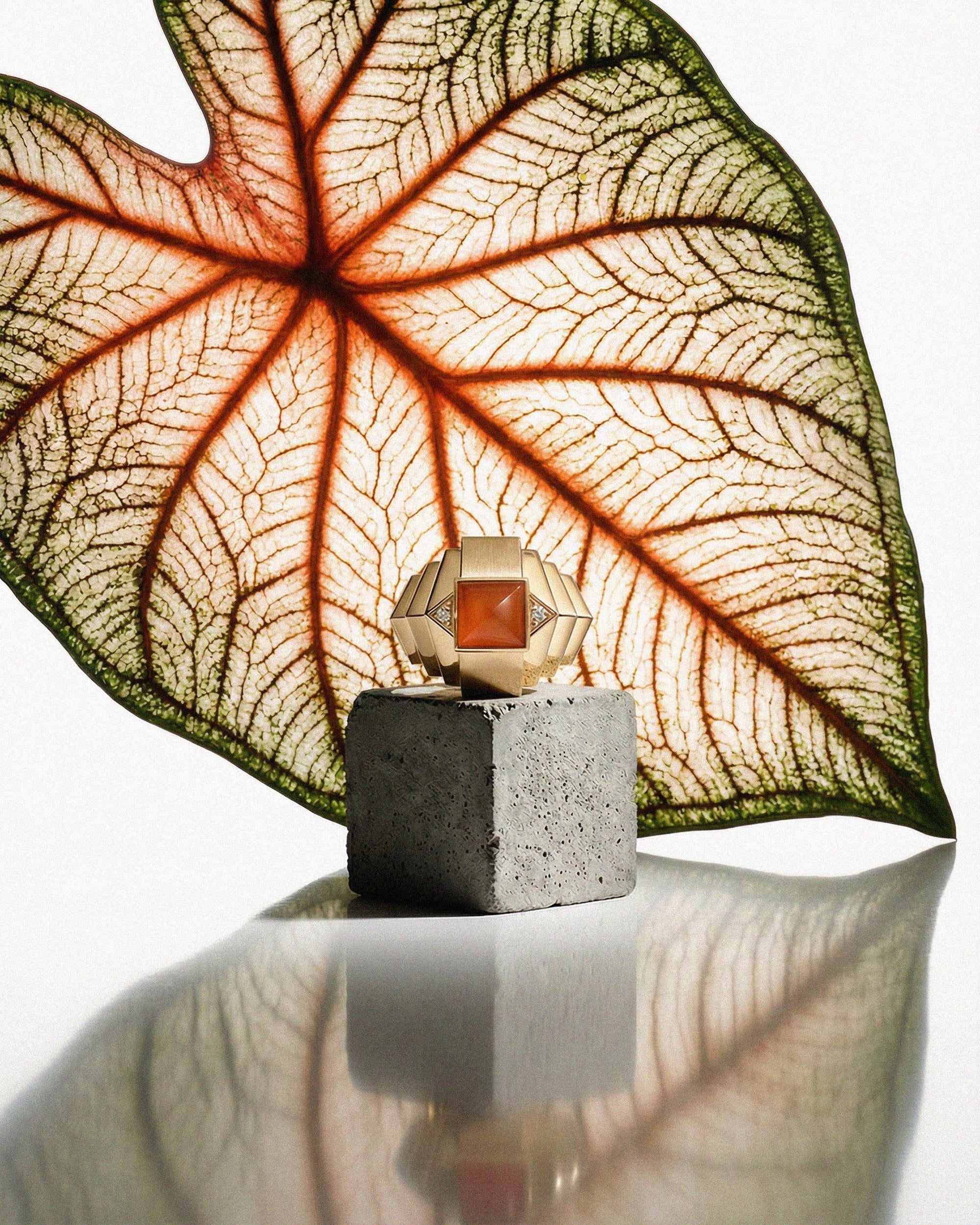 Bague Statement Rockaway Mini Pyramide Or Jaune & Cornaline - PODIUMS NANCY
