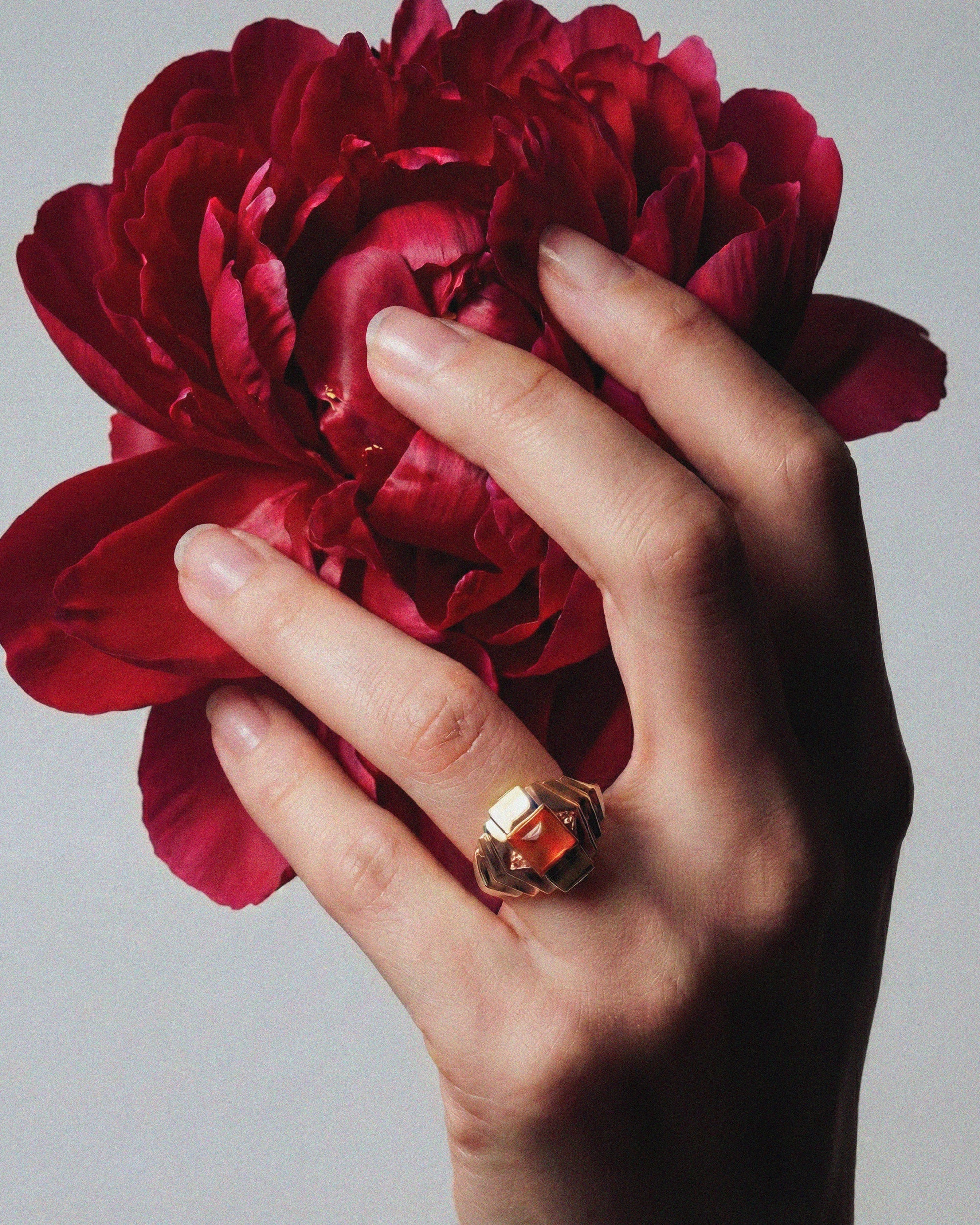 Bague Statement Rockaway Mini Pyramide Or Jaune & Cornaline - PODIUMS NANCY
