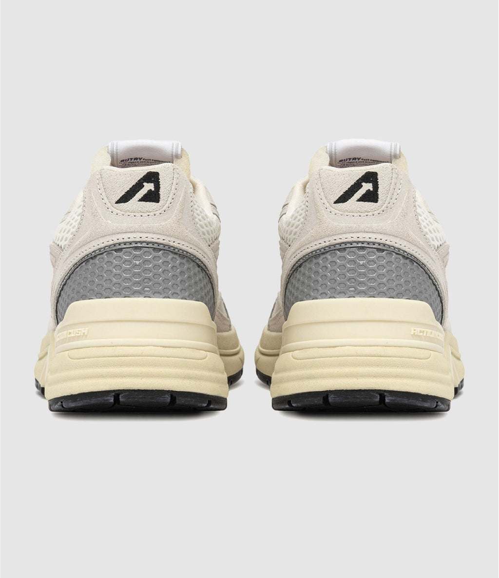 Basket Autry Hyperway Low UM10 Blanc/Argent