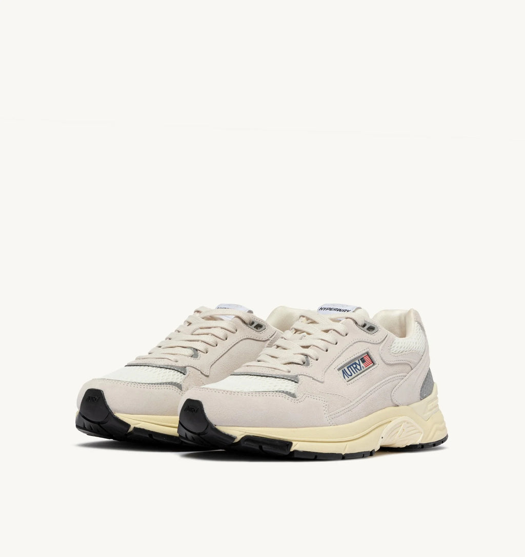 Baskets Autry Hyperway Low UM18 Blanc/Argent | Podiums Nancy