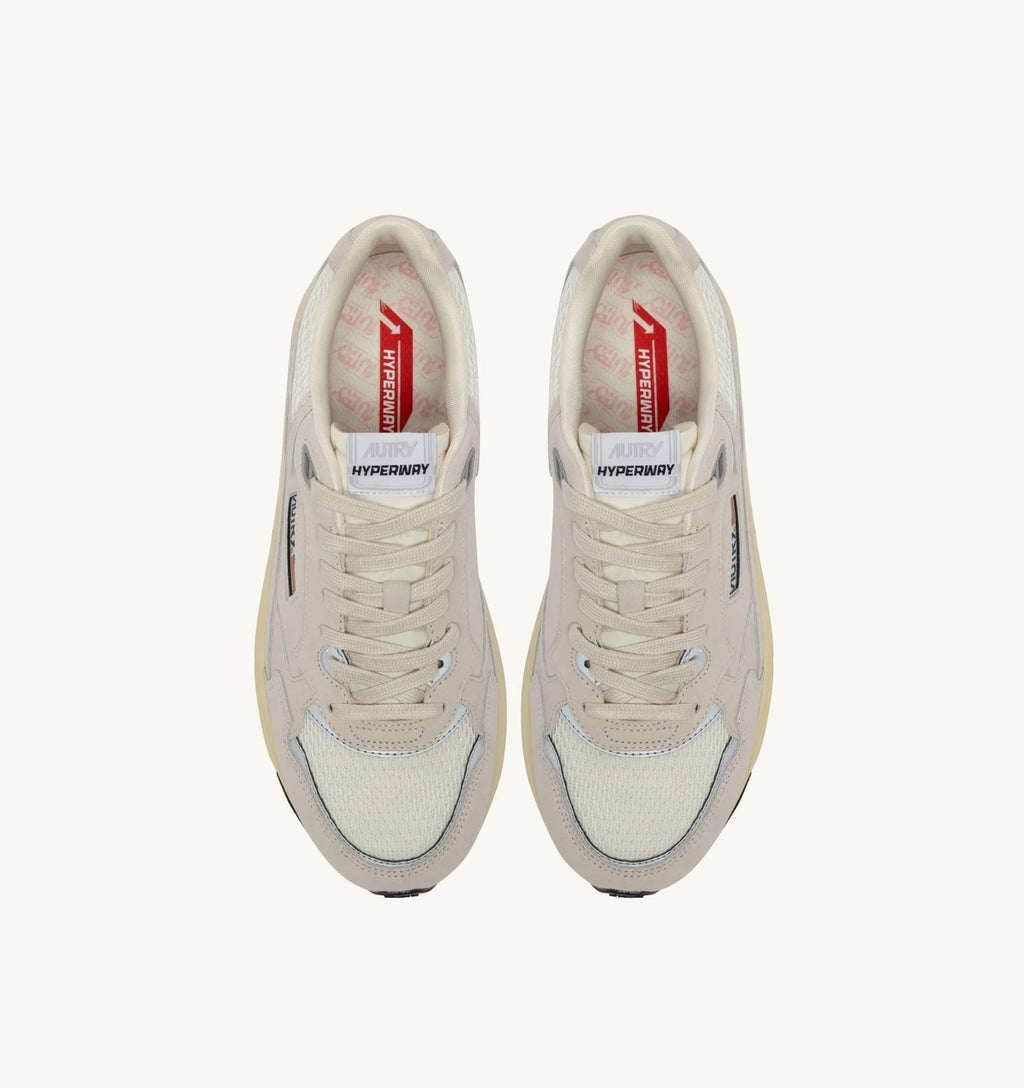 Baskets Autry Hyperway Low UM18 Blanc/Argent | Podiums Nancy