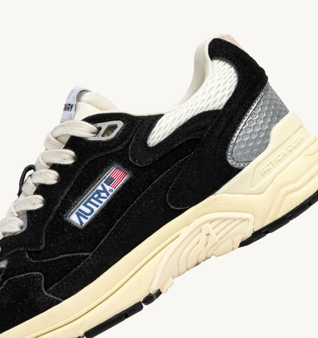 Baskets Autry Hyperway Low UM23 Noir Argent | Podiums Nancy