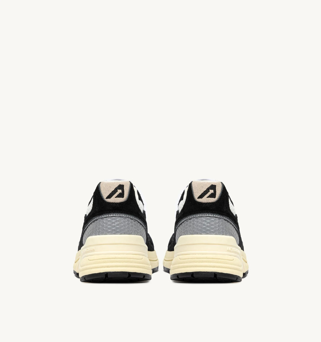 Baskets Autry Hyperway Low UM23 Noir Argent | Podiums Nancy