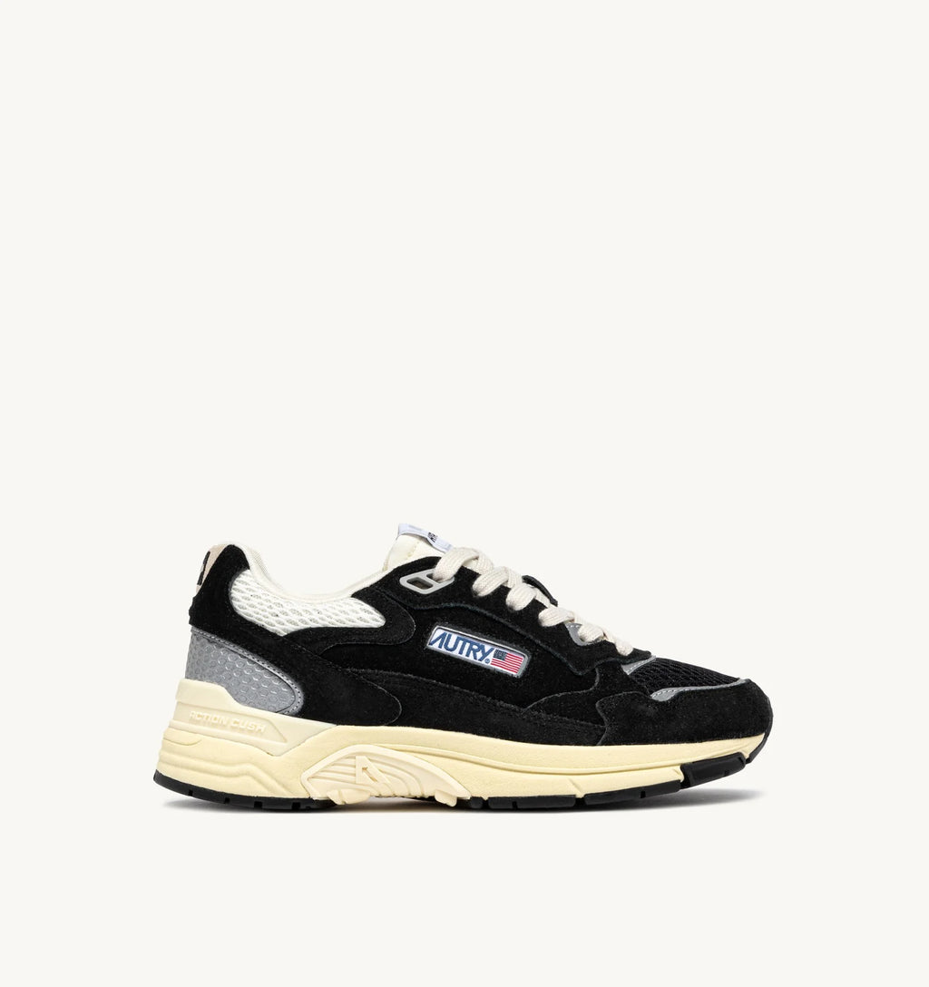 Baskets Autry Hyperway Low UM23 Noir Argent | Podiums Nancy