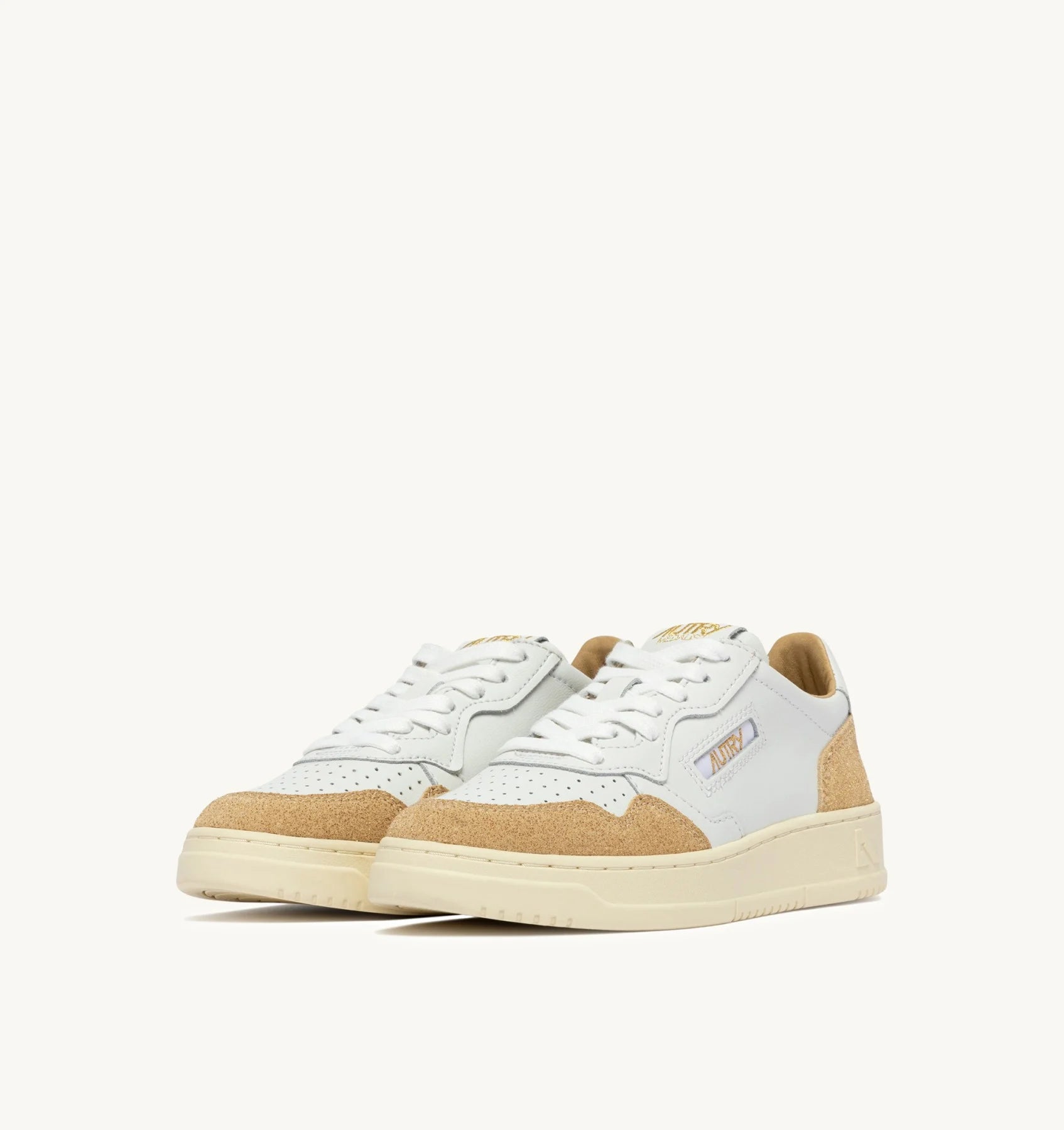 Baskets Autry Medalist Low PK02 Blanc/Ecru | Podiums Nancy