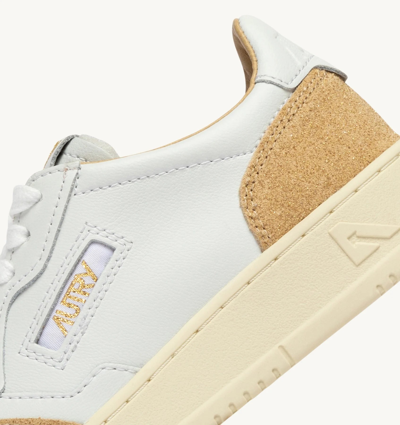 Baskets Autry Medalist Low PK02 Blanc/Ecru | Podiums Nancy