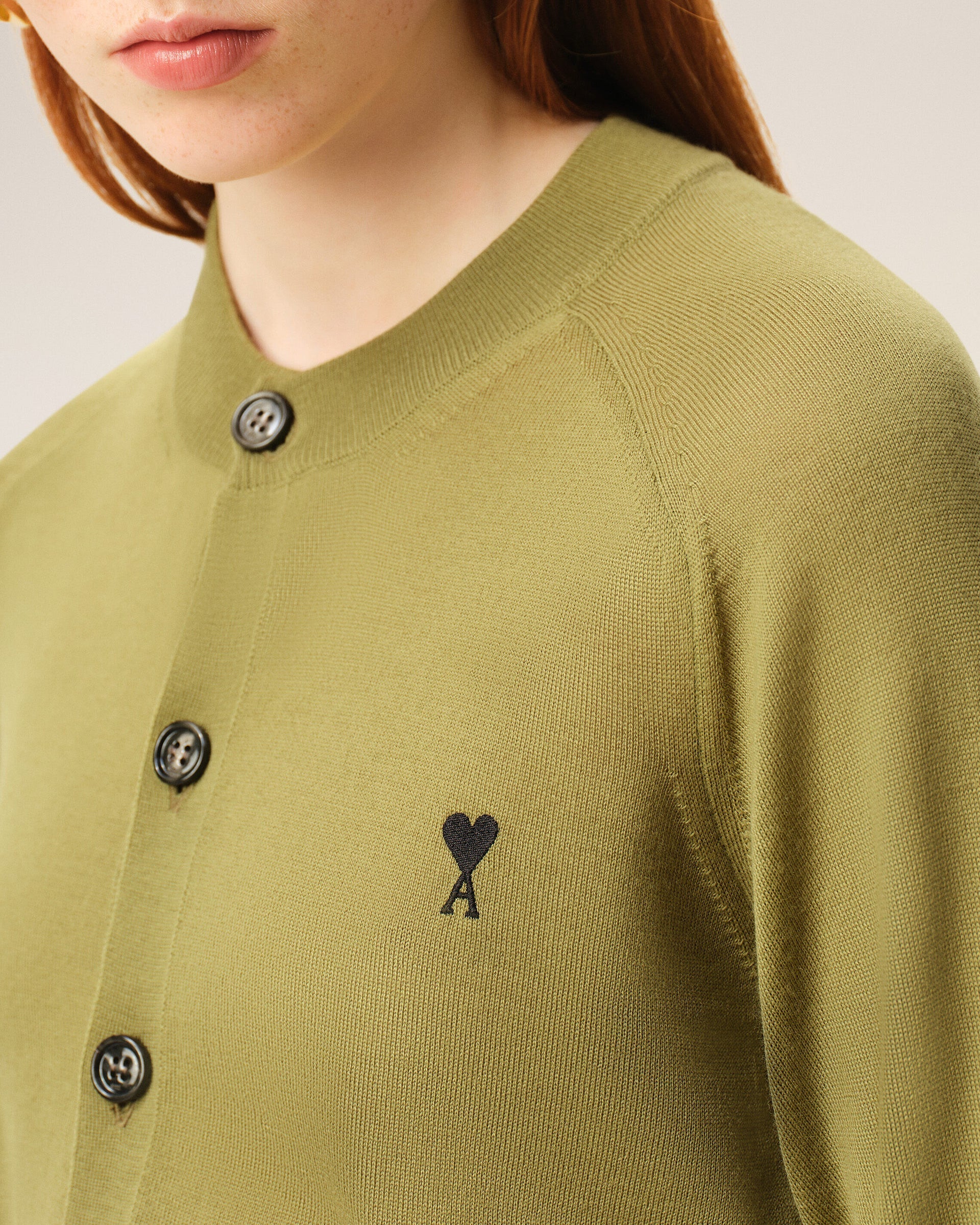 Cardigan Ami Paris Crewneck Gris Matcha/Noir | Podiums Nancy