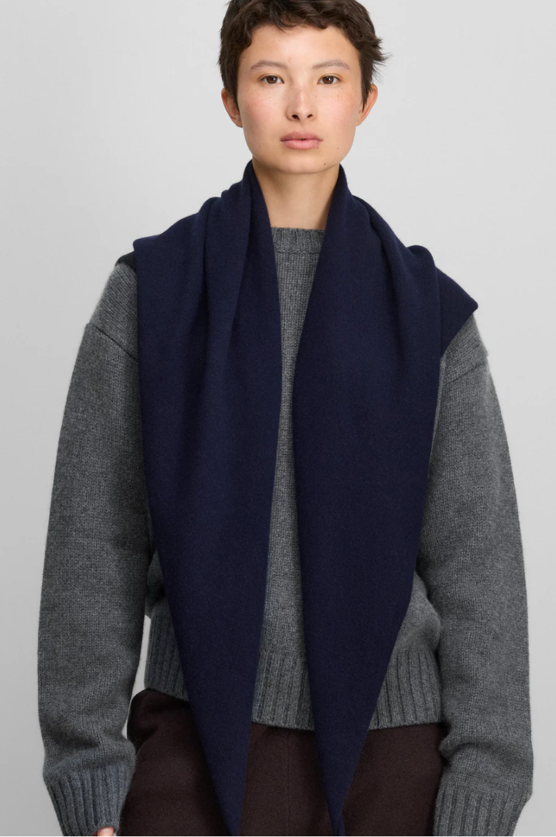 Foulard Extreme Cashmere N°150 Witch Marine | Podiums Nancy