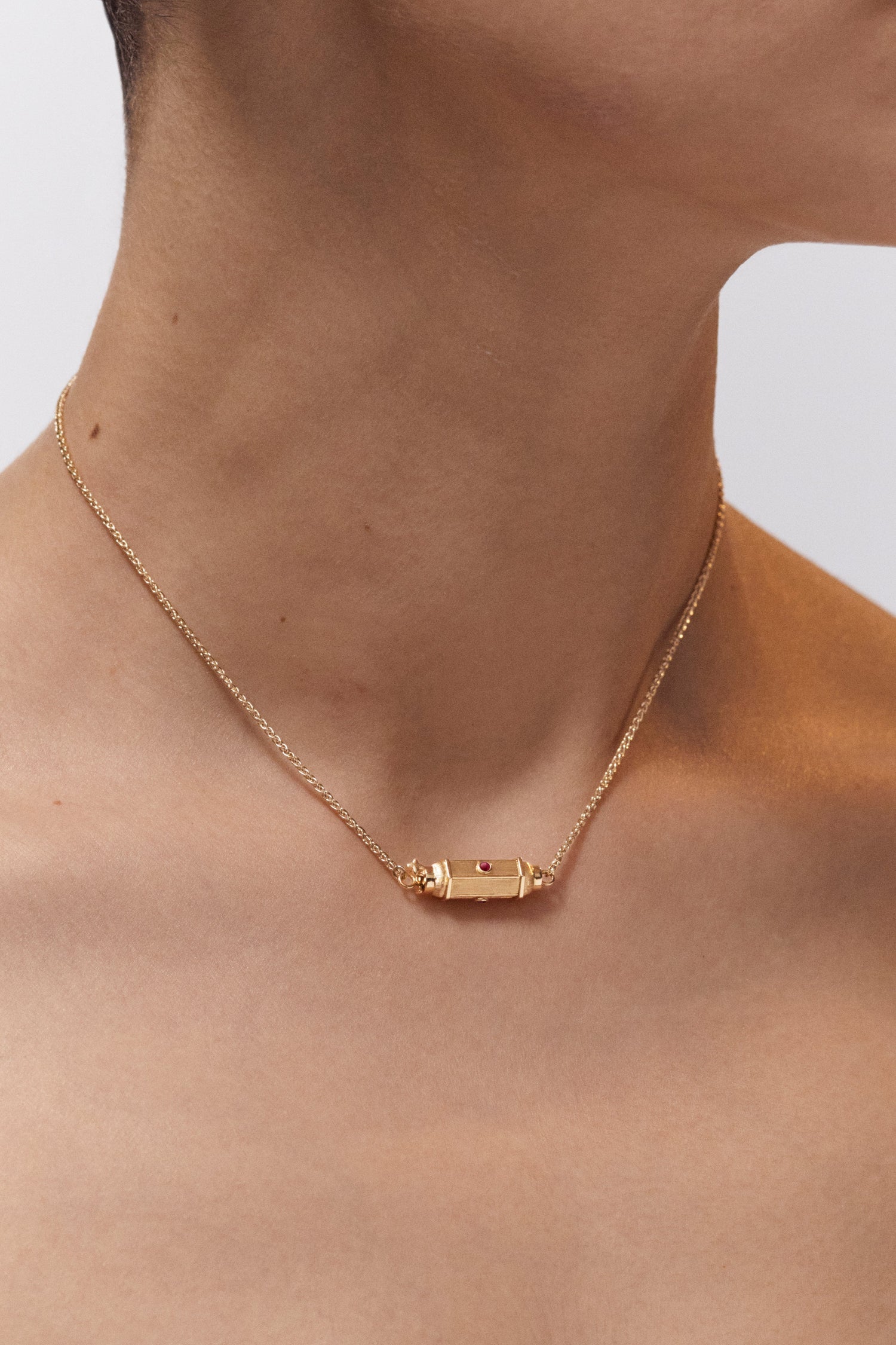 Collier Marie Lichtenberg Micro Locket Coco Rubis
