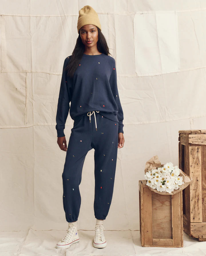 Sweat TheGreat. College Tossed Floral Navy | Podiums Nancy